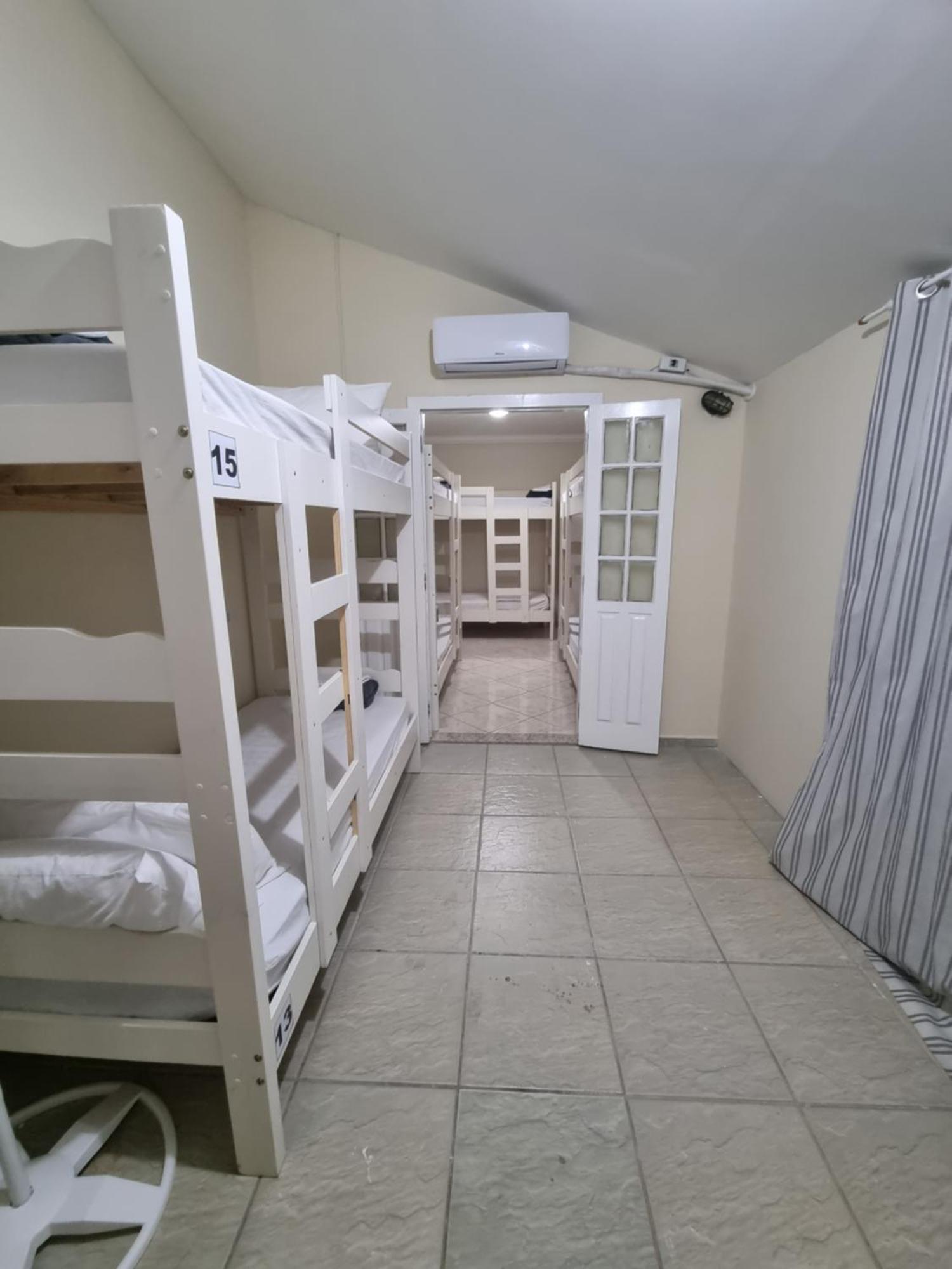 Zenit Hostel Da Cris カボ・フリオ エクステリア 写真