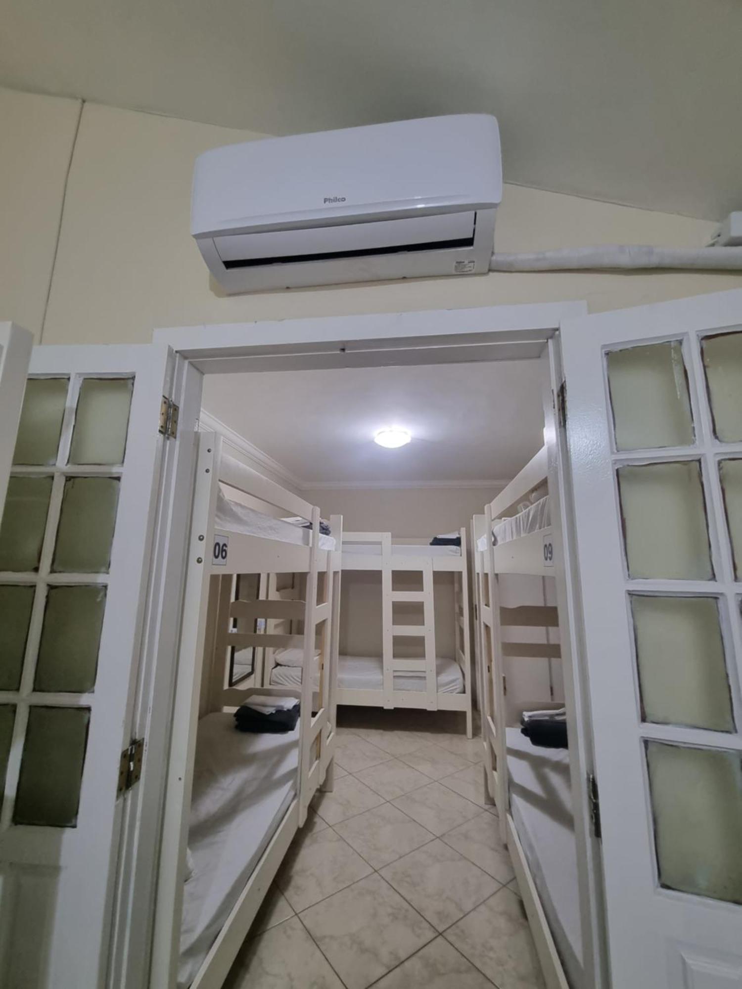 Zenit Hostel Da Cris カボ・フリオ エクステリア 写真