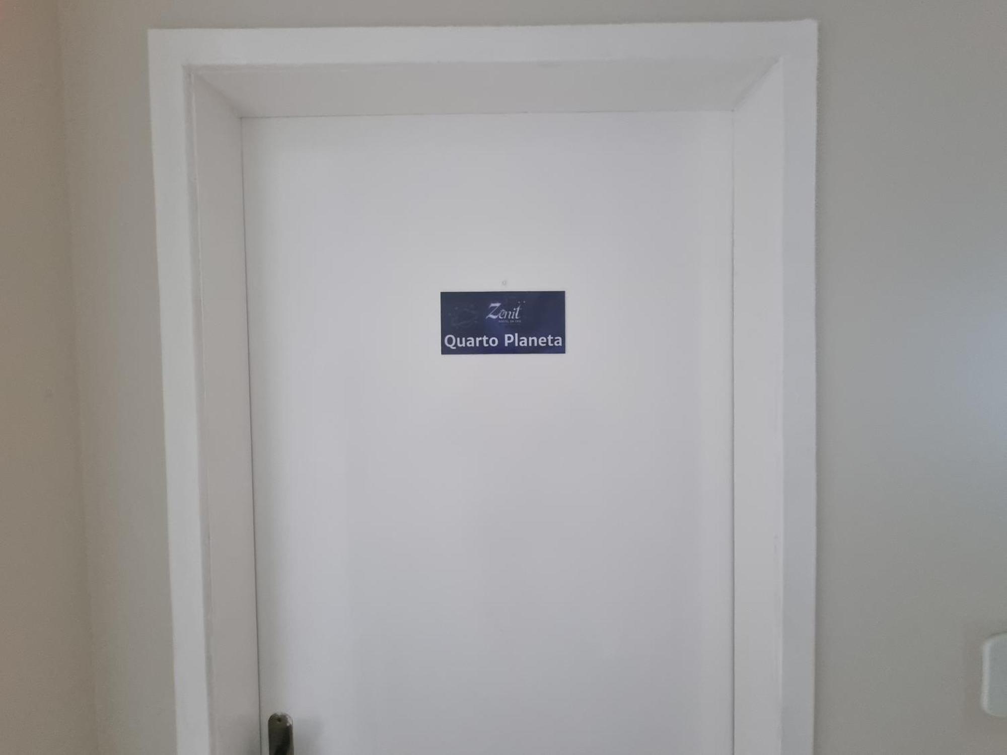 Zenit Hostel Da Cris カボ・フリオ エクステリア 写真